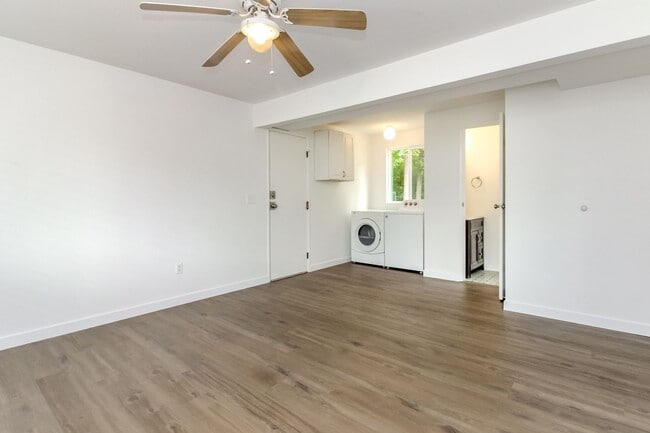 Building Photo - Four Bedroom House Near Camelot Park