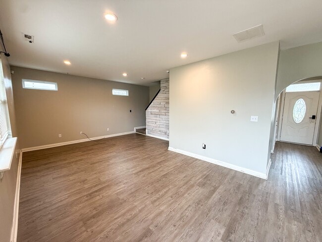 Building Photo - 8836 Kipling Dr