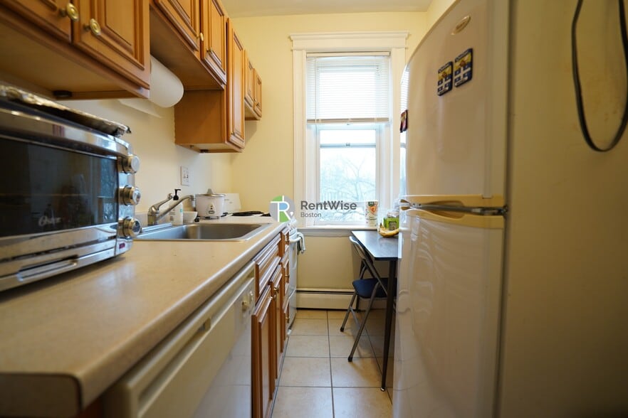 Building Photo - 1846 Commonwealth Ave