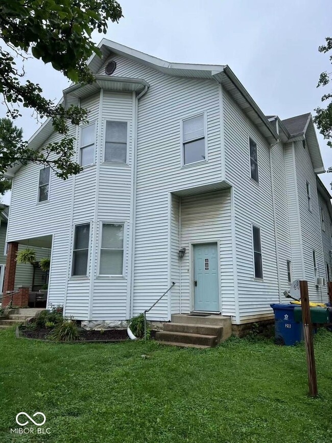Building Photo - 721 E Seminary St