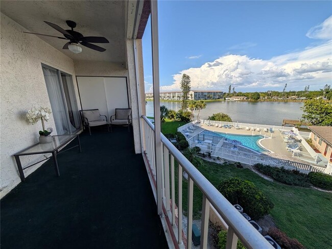 Building Photo - 3963 Lake Bayshore Dr