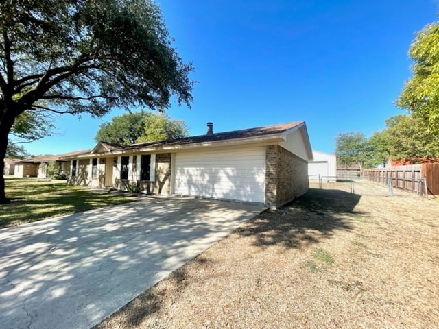 Building Photo - 120 York Dr