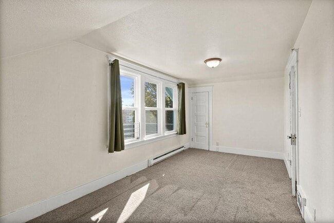 Building Photo - Spacious 3-Bed Tacoma Home w/ Office, A/C,...