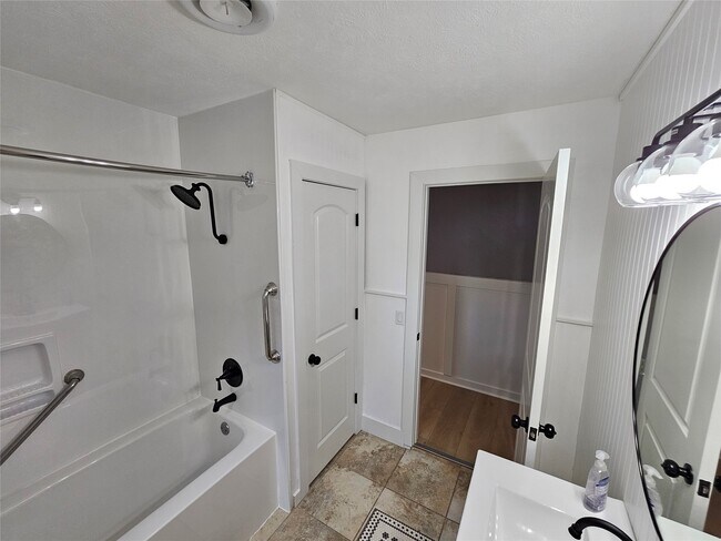 Building Photo - 1300 Lawrence St