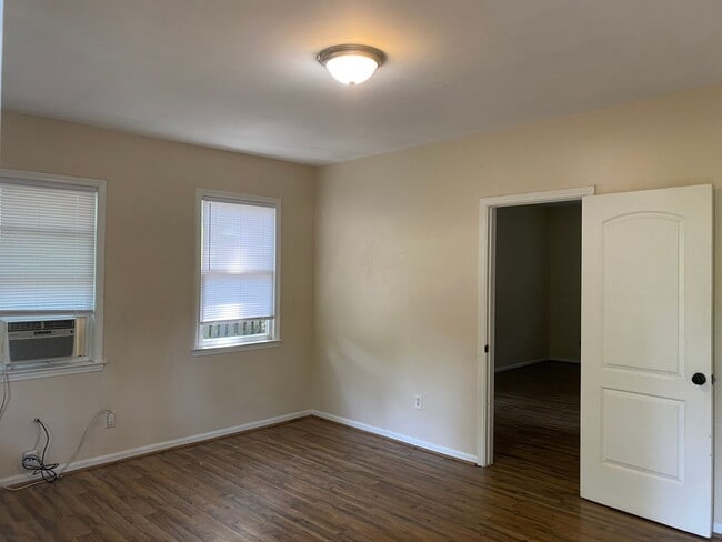 Building Photo - Rosewood