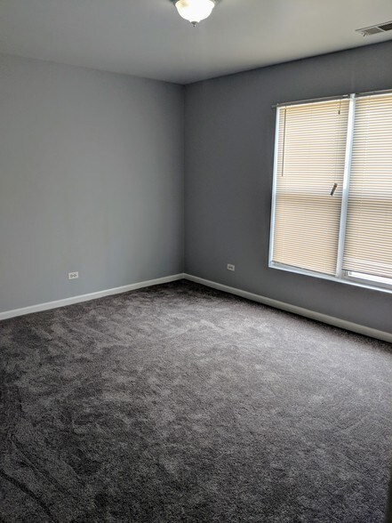 Bedroom 1 - 14' x 11' - 1457 N Rockwell St
