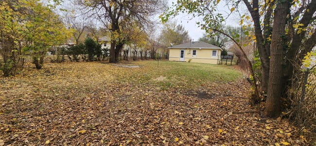 Building Photo - 2 Bedroom / 1 Bath House