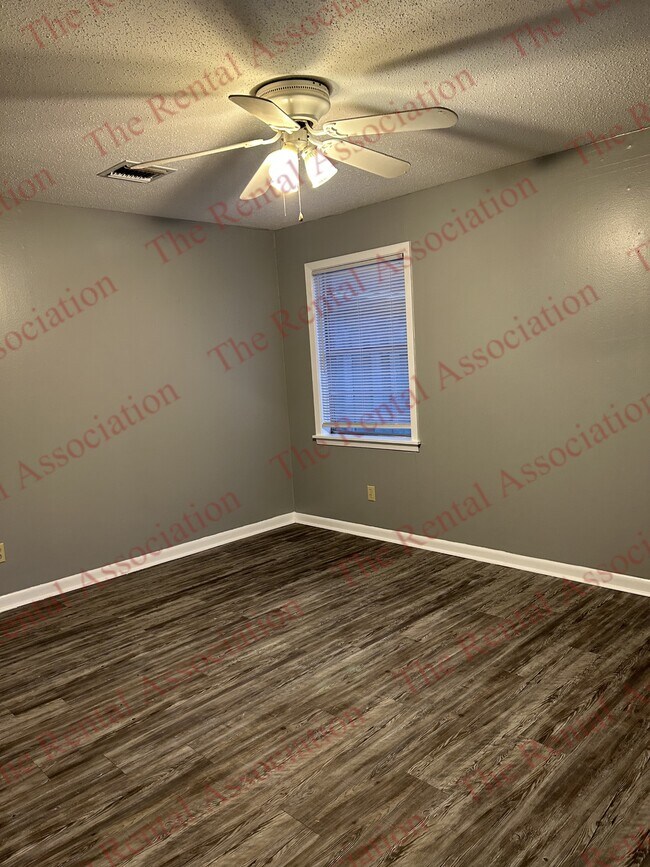 Building Photo - 2314 Lily Dr
