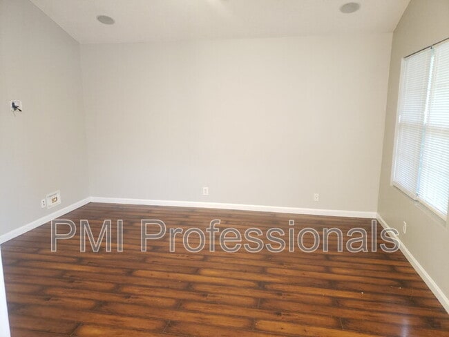 Building Photo - 2743 Painted Pony Dr