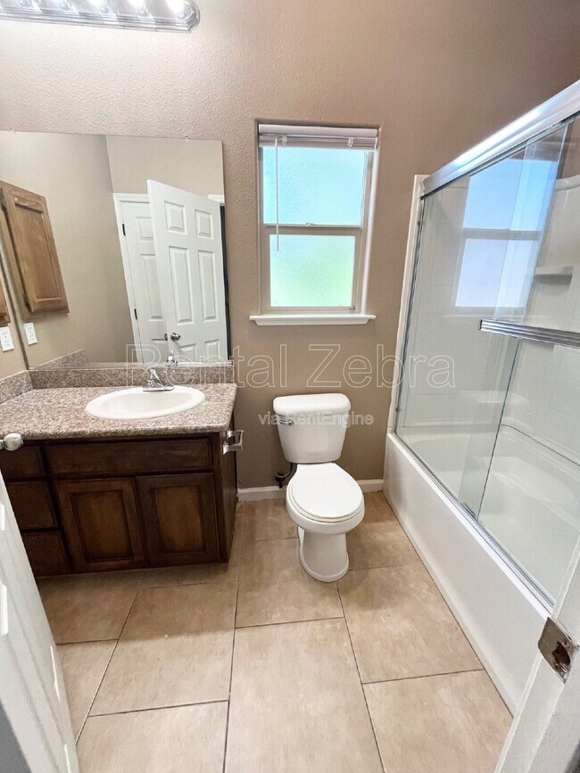 Building Photo - 408 Olive Way