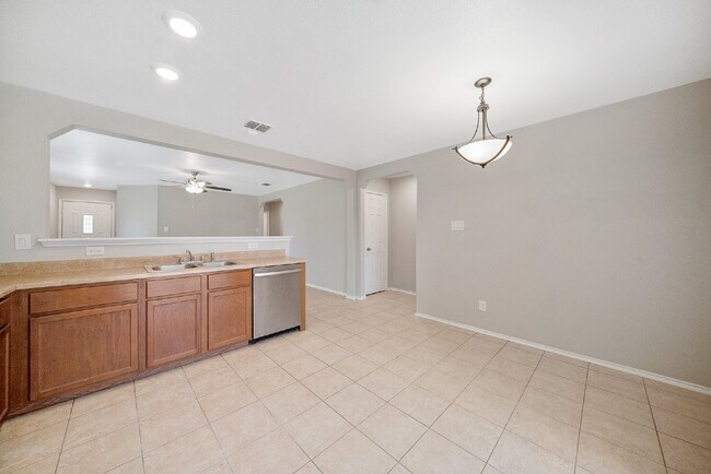 Building Photo - 9703 Woodland Pines