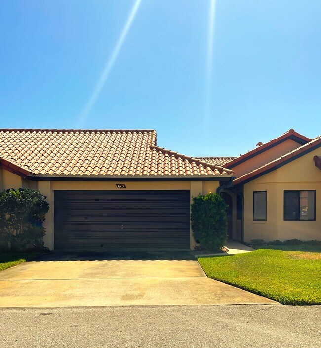 Building Photo - 613 Manatee Dr