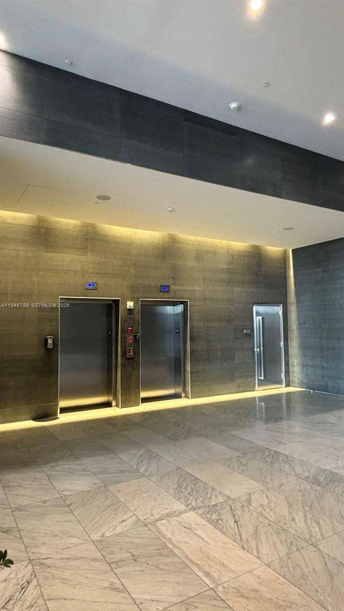 Building Photo - 68 SE 6th St