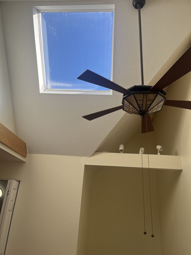 Building Photo - 896 Quinnipiac Ave