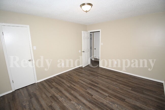 Building Photo - 5356 Lakeview Cove