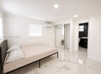 Building Photo - 6049 SW 39th St