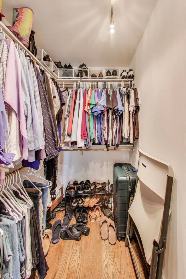 Building Photo - 1110 N Lake Shore Dr