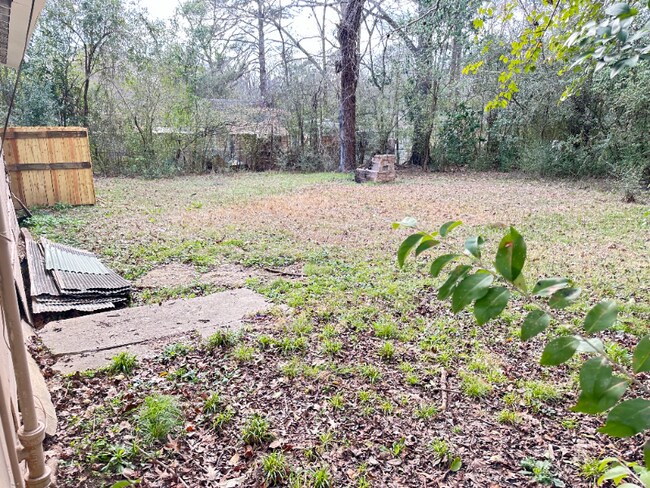 Building Photo - 3679 Southland Dr