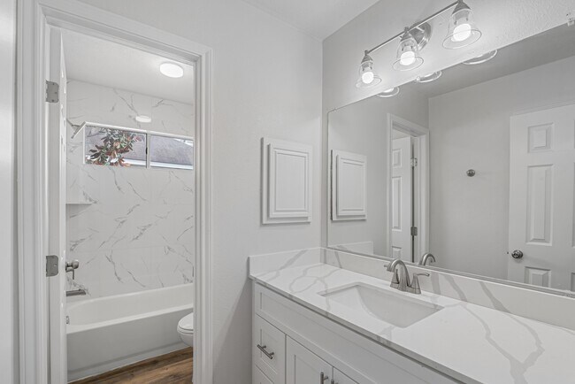 Building Photo - 6727 Shelby Oaks Dr