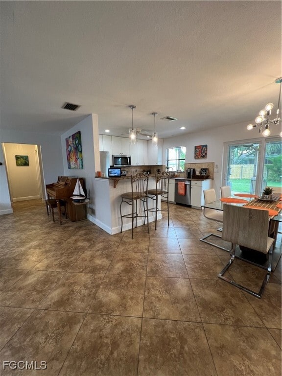 Building Photo - 852 NE 7th Pl