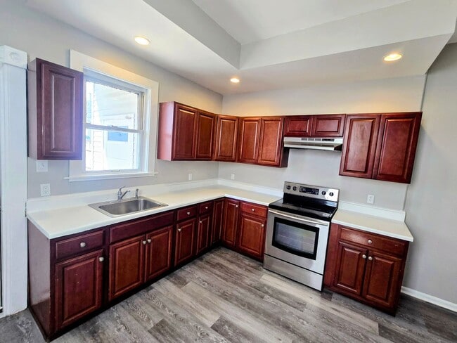 Building Photo - 126 N Penn St