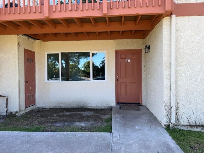 Building Photo - 118 W Boone St