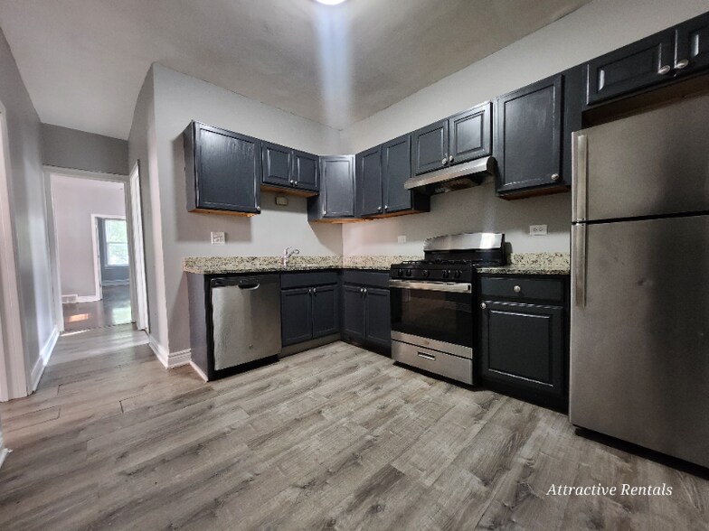 Building Photo - 7632 S Drexel Ave
