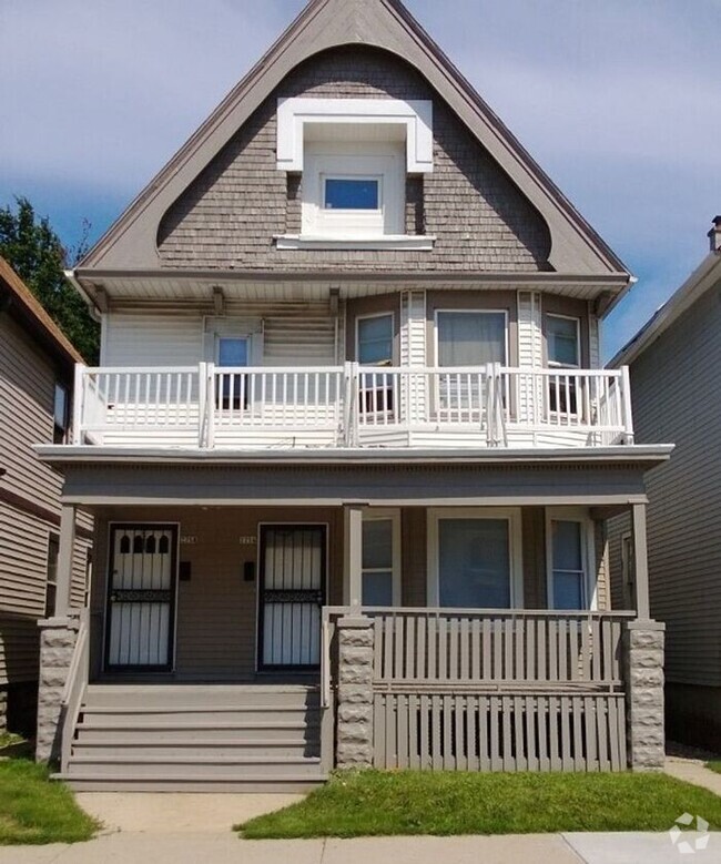 Building Photo - Recently Updated 2 Bedroom Riverwest Duplex!