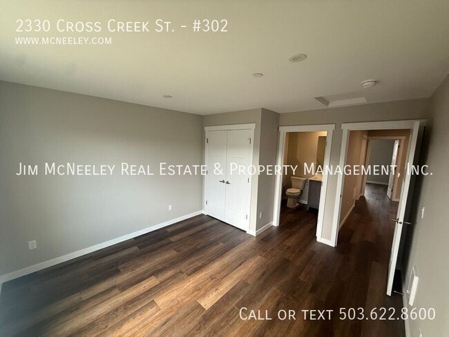 Building Photo - 2330 Cross Creek St