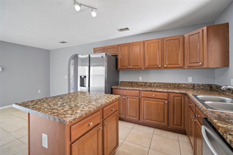 Building Photo - 1303 Alhambra Crest Dr