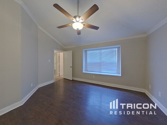 Building Photo - 5911 Inks Lake Dr