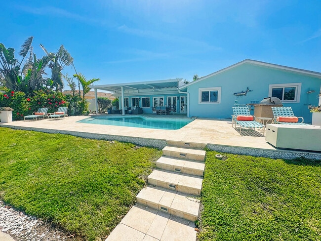 Building Photo - 2910 Alton Dr