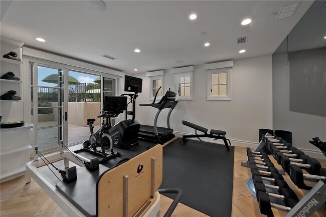 Building Photo - 9 Pelican Crest Dr