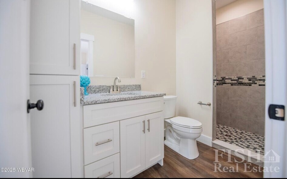 Building Photo - 33 Wisteria Ln