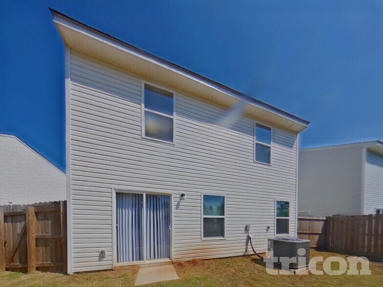 Building Photo - 2124 Southlea Dr