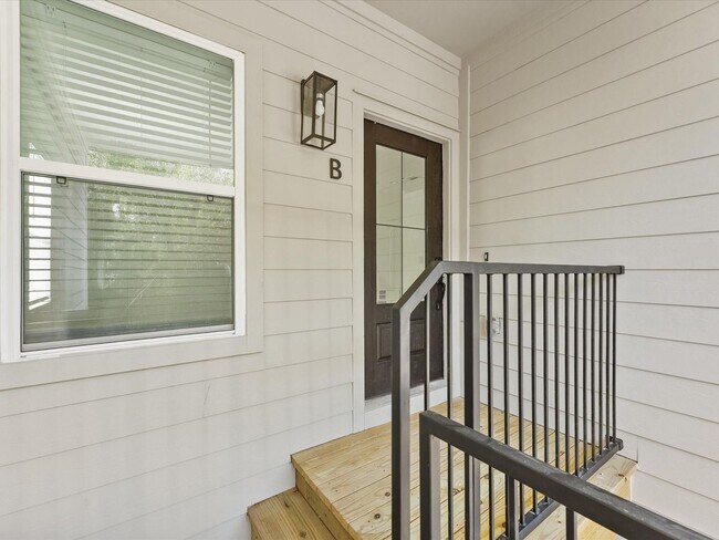 Building Photo - 8101 Venus St