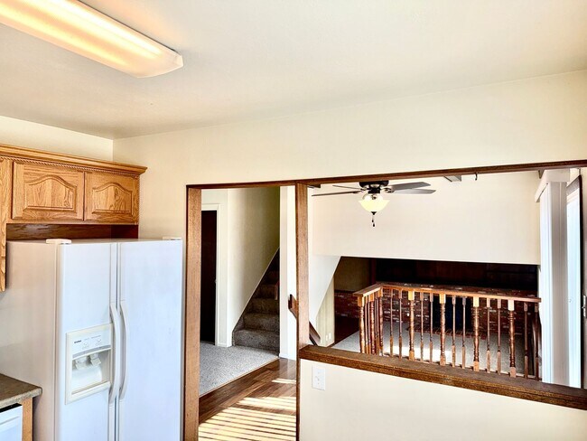 Building Photo - Three Bedroom Tri-Level Home in Garden Ranch