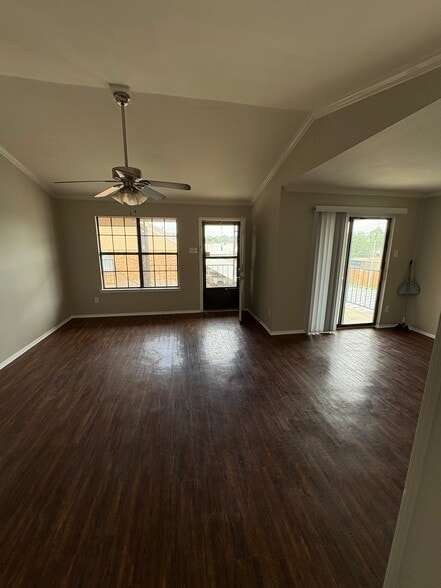 Building Photo - 400 W South Town Dr
