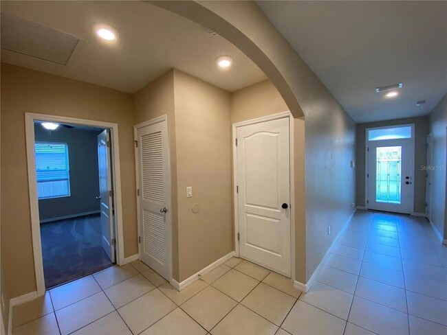 Building Photo - 2720 NE 46th Ave