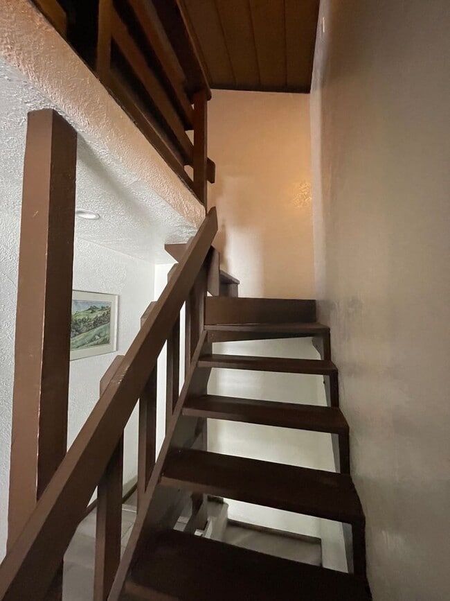 Building Photo - Seasonal Rental (May-July): Fully Furnished 2 Bedroom Condo with Loft and 2 Bathrooms