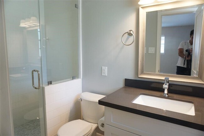 Building Photo - 5727 Braesvalley Dr