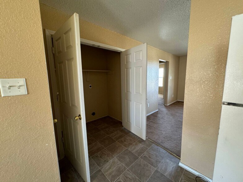 Building Photo - 3203 Toledo Dr