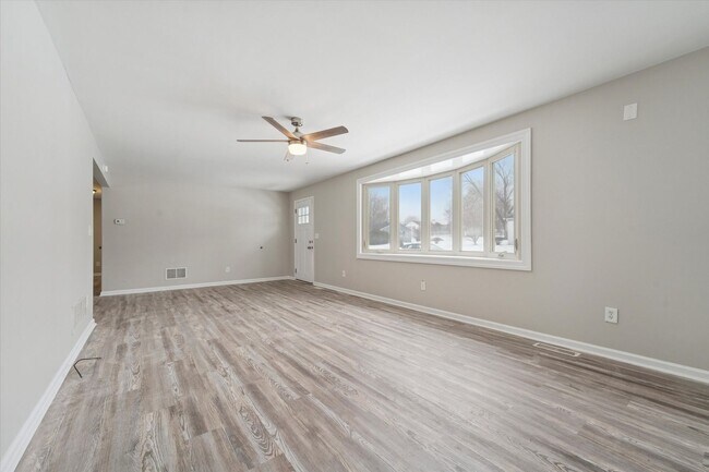 Building Photo - 3 bed 1 Bath Single family home in Valley Township