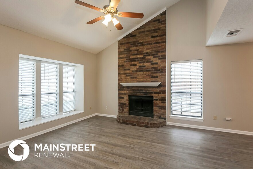 Building Photo - 5421 Carriage Ct