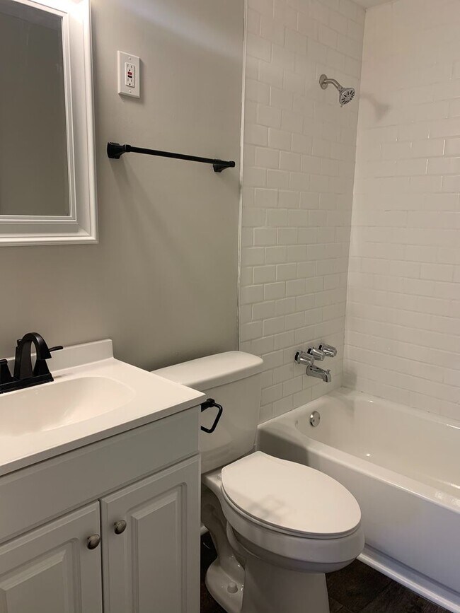 Building Photo - Stunning 3 Bedroom Home for Rent! SECTION ...