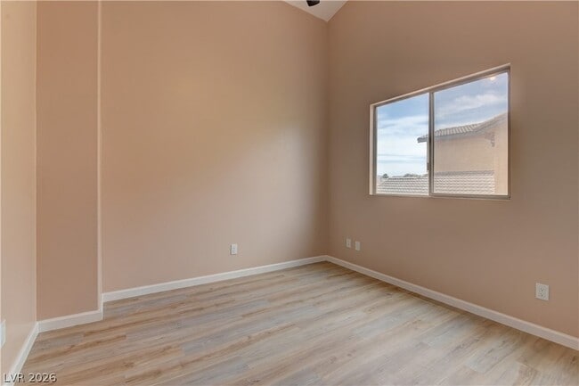 Building Photo - 5862 Bluthe Bridge Ave