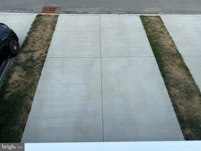 Building Photo - 147 Presidents Pointe Ave