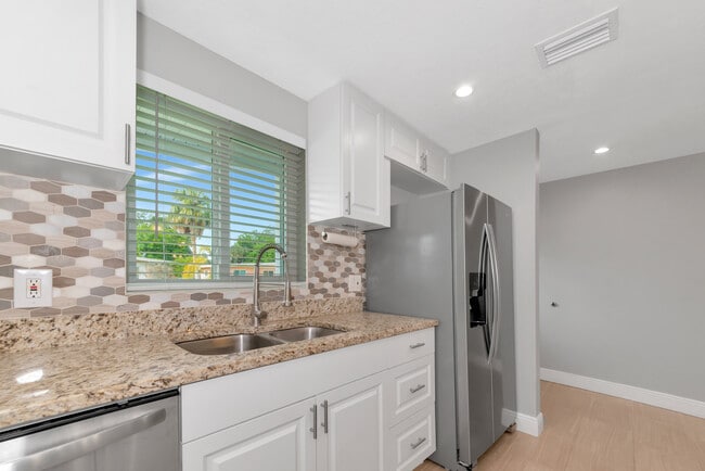 Building Photo - 5823 22nd St W