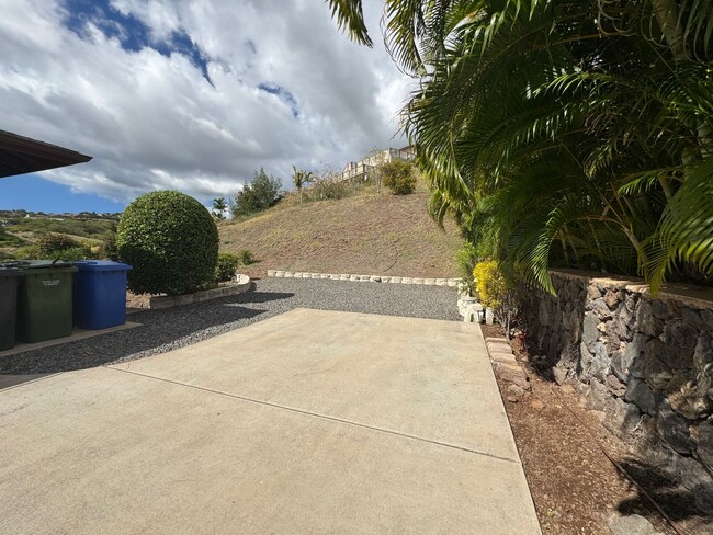 Building Photo - Beautiful 3-Bedroom & 3-Bathroom (Kapolei,...