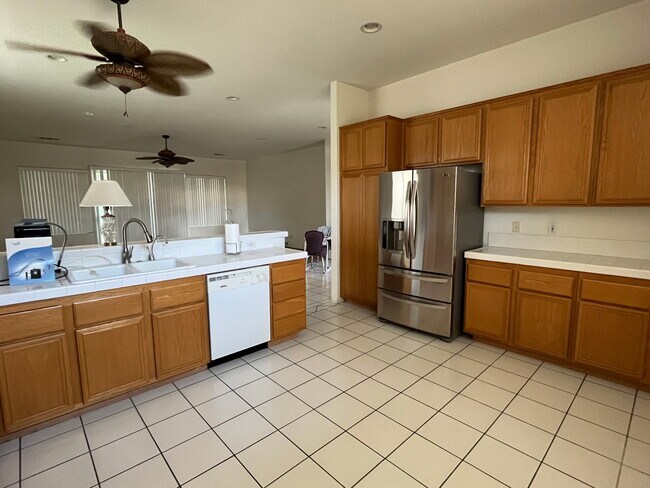 Building Photo - 74594 Moss Rose Dr